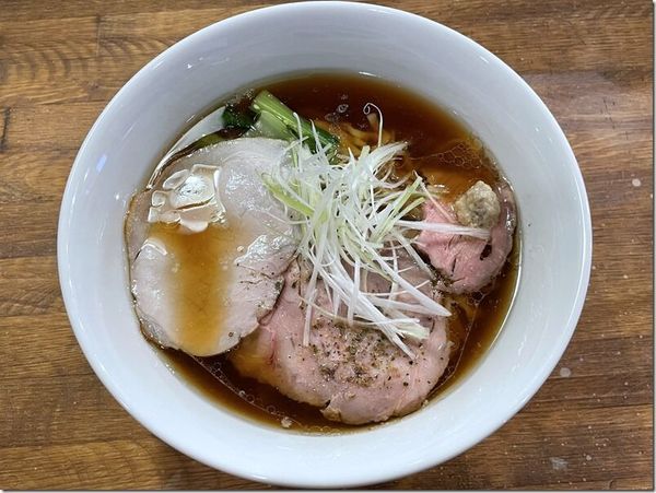 醤油ラーメン（手もみ麺）