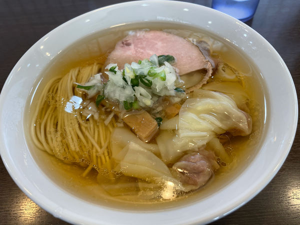 「ワンタン塩そば950円」@中華そばイデタの写真