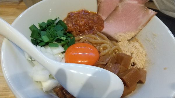 「エビ油と濃い卵のまぜそば（130食限定、980円）」@らーめん 改の写真