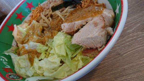 「冷しまぜそば(大盛)」@ジャンクガレッジ 川越小堤店の写真