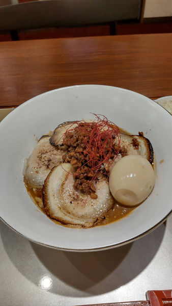 「七蔵元味噌チャーシュー麺　とろっとろ味玉付き」@麺 紡木の写真
