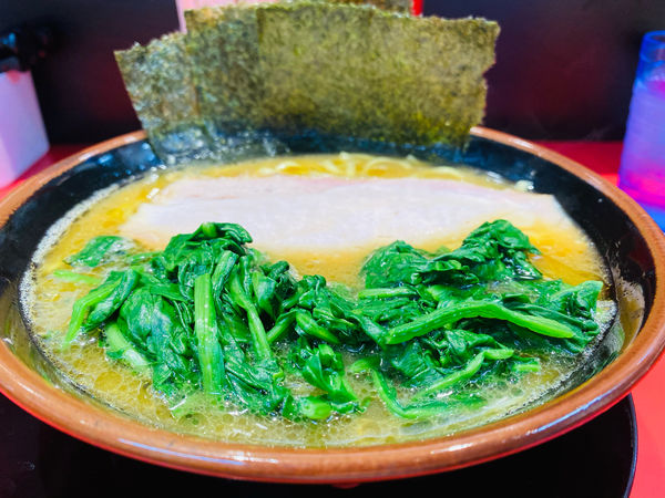 「ラーメン並750円ほうれん草200円」@横浜ラーメン 真砂家の写真