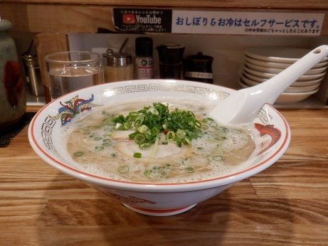 「博多ラーメン」@博多ラーメン でぶちゃん 高田馬場本店の写真