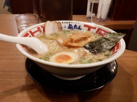 「東京豚骨ラーメン　並盛」@屯ちん 池袋西口店の写真