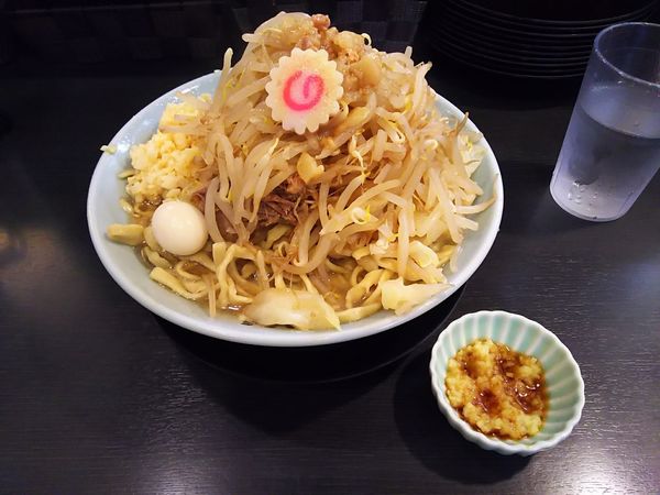「ラーメン ニンニク、ちょいアブラ増+生姜ダレ」@自家製麺 No11の写真
