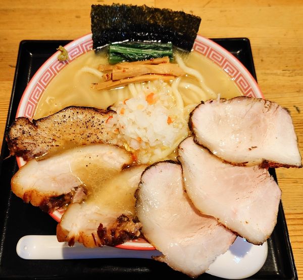 「焼干ししょっつるそば 結旨豚SP【限定】」@麺切り 白流の写真