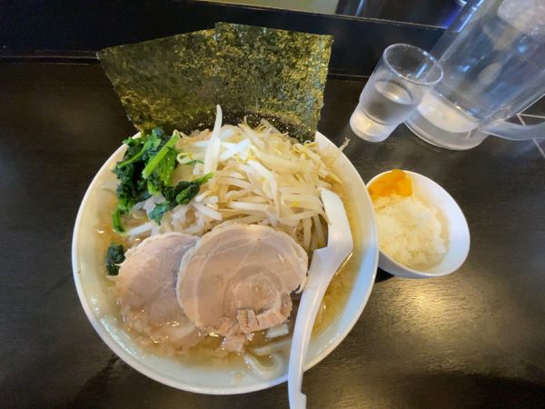 「横浜家系ラーメン」@麺とび六方 茅野店の写真