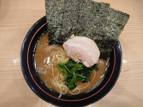 「ラーメン￥650＋サービスライス」@家系 麺場寺井の写真