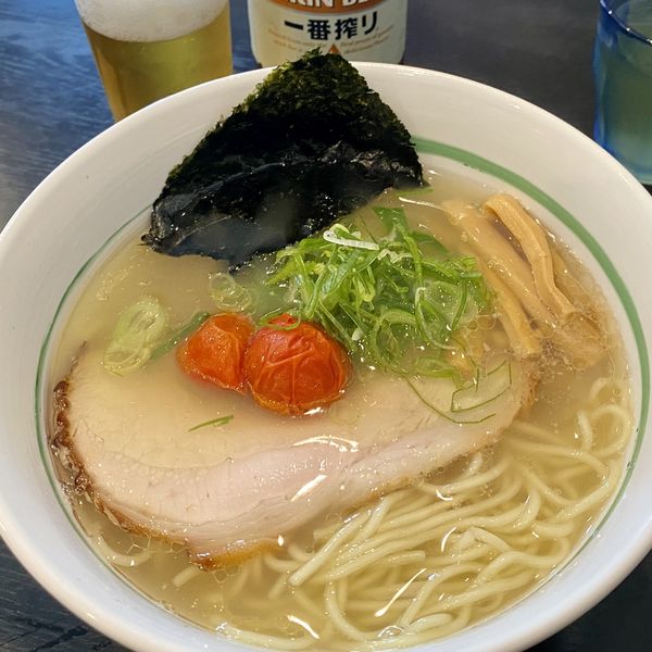 「らーめん塩＋瓶ビール」@仲吉荘の写真