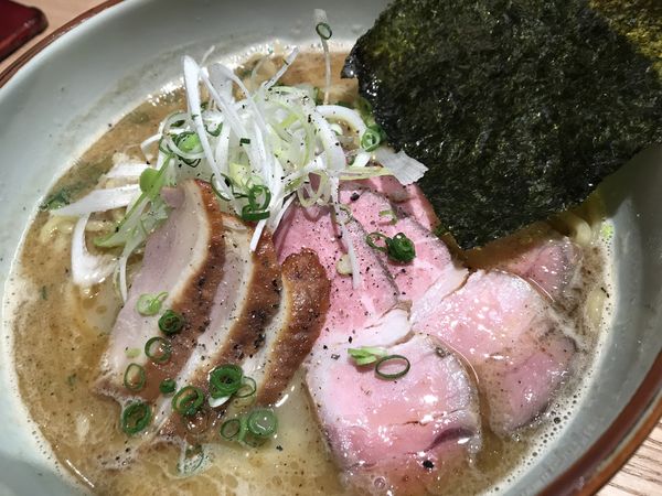 「鶏白湯煮干しラーメン」@しゃぶしゃぶひびき 川越駅東口店の写真
