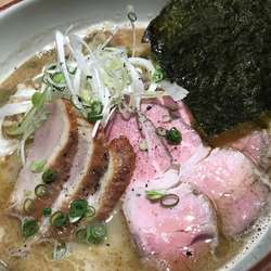 鶏白湯煮干しラーメン