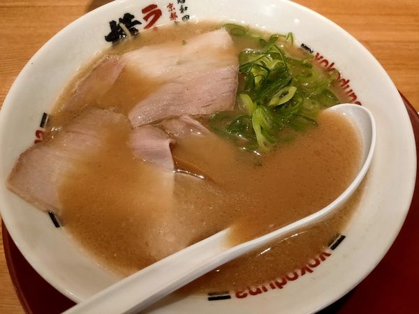 「ラーメン 小 600円 硬め」@ラーメン横綱 三条河原町店の写真
