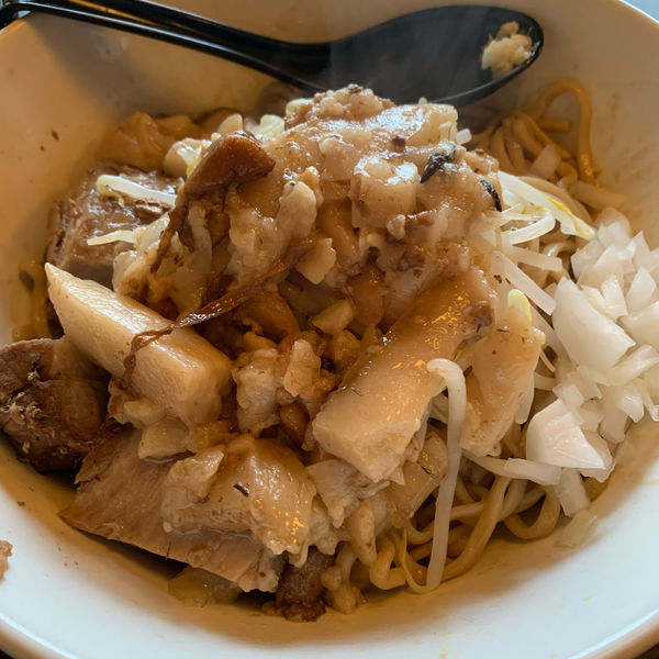 「汁無し大」@ラーメンだるま 小倉店の写真