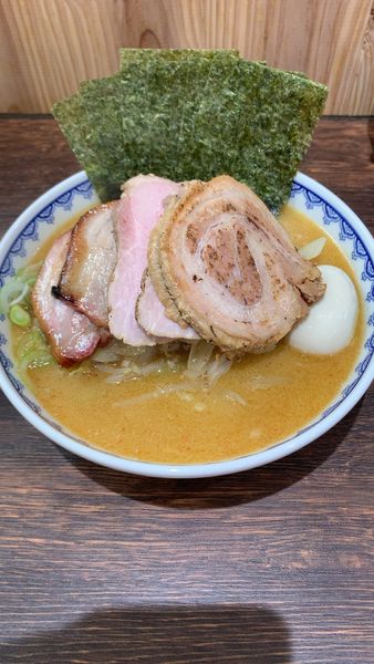 「味噌ラーメン（チャーシュー全部載せ）」@味噌ラーメン 雪ぐにの写真