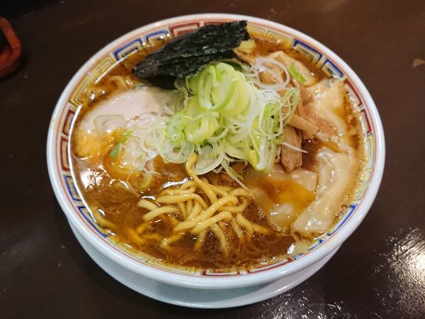 「カレー中華 780円 ＋ワンタン(4個) 170円」@丸中華そばの写真