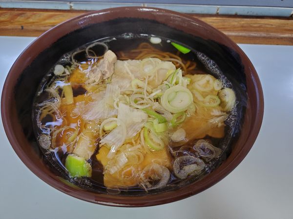 「肉そば・豚肉」@海員生協大桟橋立ち食いコーナーの写真