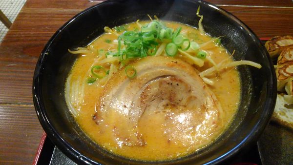 「味噌ラーメン」@味噌とんこつらーめん まるの写真