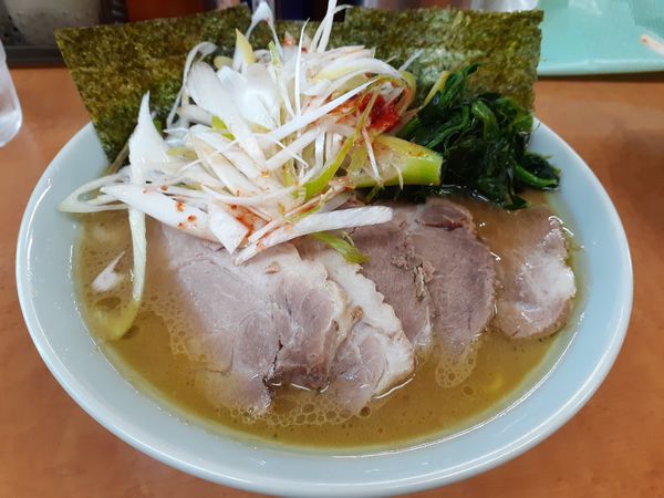 「チャーシュー麺、中盛、ネギ」@横浜ラーメン 町田家 新百合ヶ丘店の写真