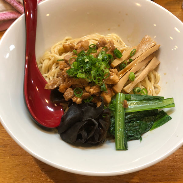 「とろ肉まぜそば　150g」@しなそば 天味の写真