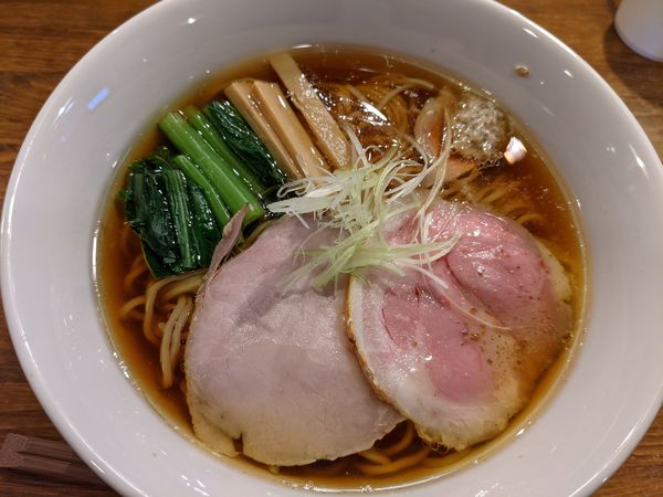 「醤油ラーメン（ストレート麺）」@空の青とひまわり畑の写真