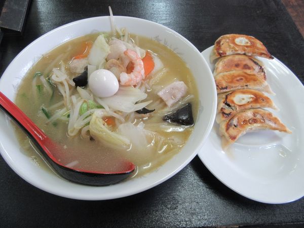 「タンメン（６００円）＋餃子４５０円」@中華料理 昇龍の写真