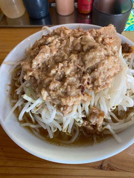 「ラーメン（小）➕脂マシマシ」@立川マシマシ 東金市役所ご近所店の写真