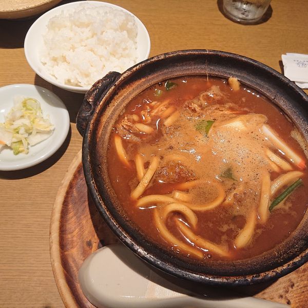 「玉子入り煮込みうどん1190円、御飯220円」@山本屋総本家 名鉄店の写真