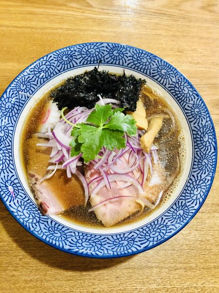 「煮干しそば 醤油(800円)、和え玉 醤油(230円)」@溝ノ百合の写真