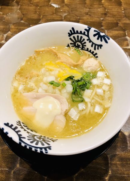 「純鶏そば(880円)、和え玉 純鶏そば用(200円)」@特級鶏蕎麦 龍介の写真