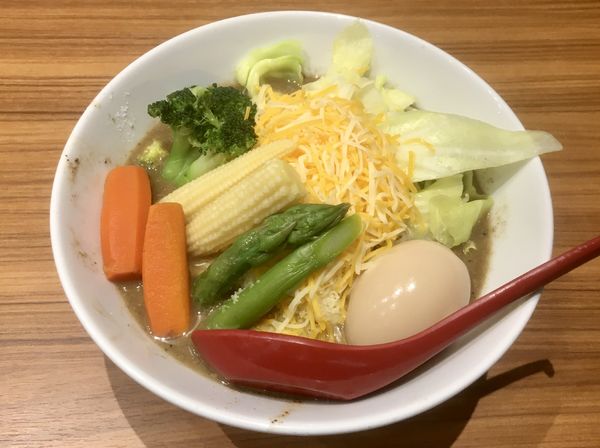 「チーズ温野菜　にぼしらーめん+味玉」@にぼしらーめん88 アスナル金山店の写真