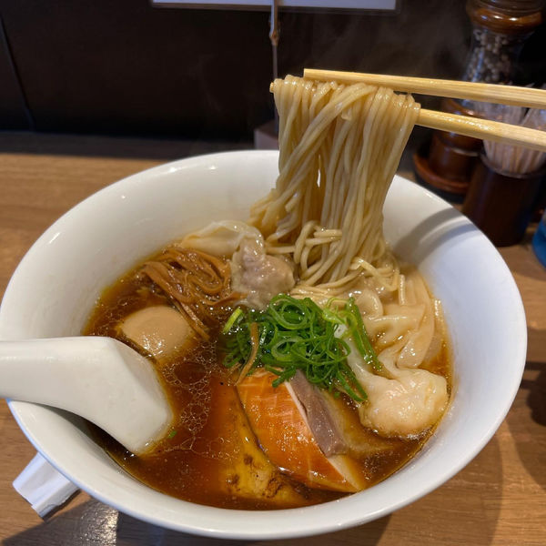 「特製醤油らぁ麺  1180円」@らぁ麺や 嶋の写真