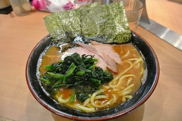 「ラーメン750円麺硬め」@輝道家直系 皇綱家の写真