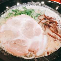 豚骨らーめん　６８０円