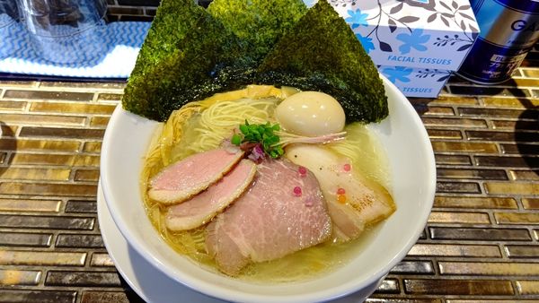 「汐そば+特製トッピング」@noodles kitchen GUNNERS 新丸子店の写真