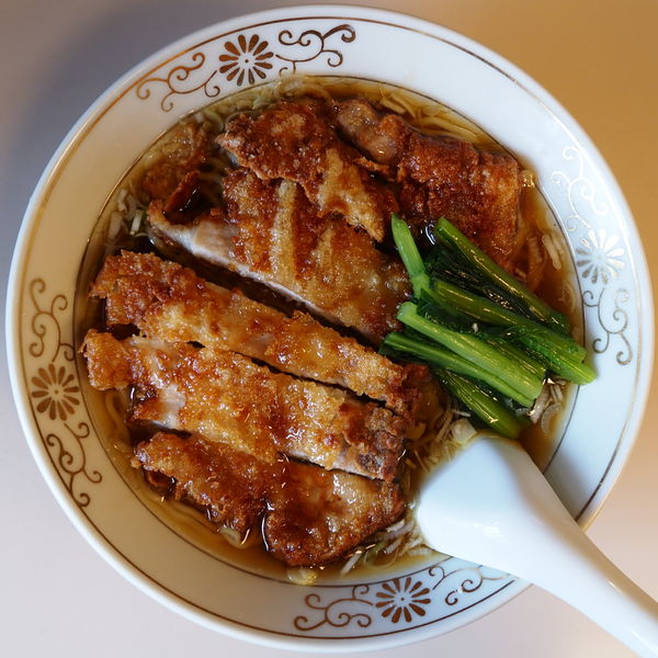 「７　扒骨面　パイコウメン　骨付豚肉入りそば」@中国料理 鎌倉赤坂飯店の写真