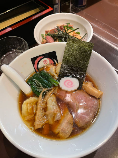 「ワンタン中華そばと焼豚丼(1000円+300円)」@おおぜき中華そば店の写真