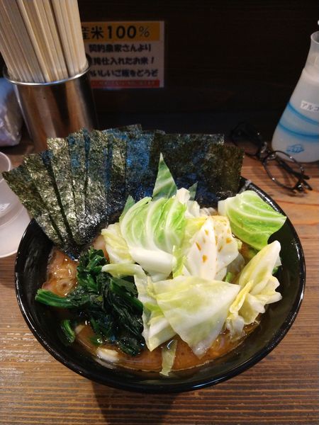 「ラーメン+のり+キャベツ　950円」@家系ラーメン クックらの写真