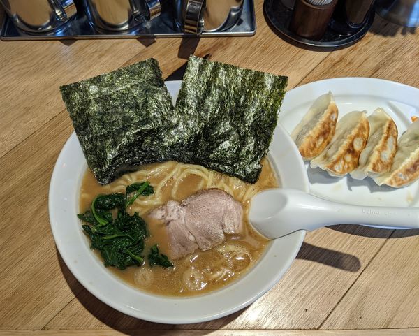 「とんこつらーめん しょうゆ」@ラーメン フランキーの写真