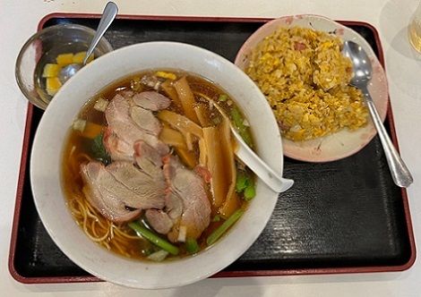 「ラーメン＋半炒飯　825円」@喜楽屋の写真