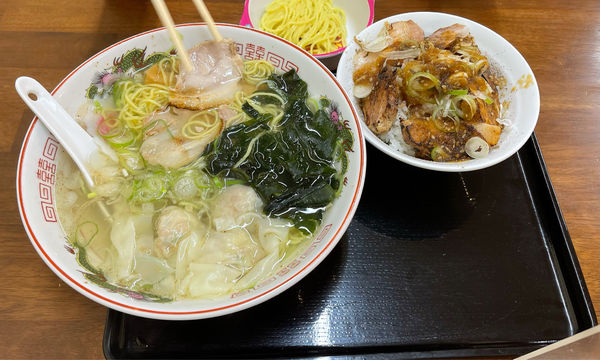 「塩ワンタン麺」@自家製麺 麺屋 虎治の写真