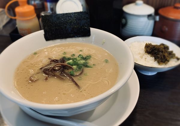 「らーめん（バリかた￥650）＋小ごはん（￥100）」@一心の写真