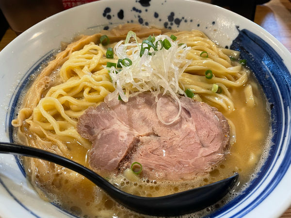 「濃厚ラーメン醤油大盛」@麺処まるわの写真