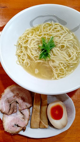 「塩らぁめん 830円」@爆じゅう餃子 餃点の写真