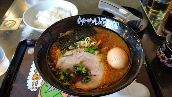 「期間限定、BLACK７５０円」@らあめん花月 嵐 千ヶ瀬店の写真