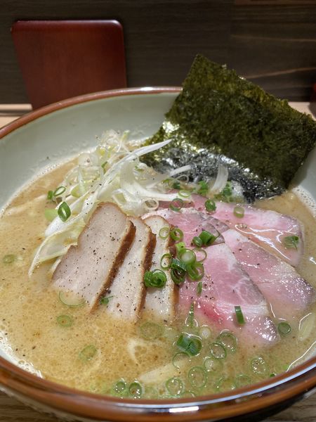 「鶏白湯煮干しラーメン」@しゃぶしゃぶひびき 川越駅東口店の写真