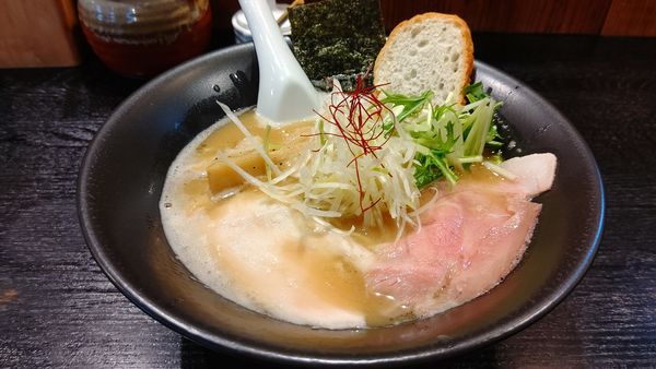 「濃厚鶏白湯（醤油)８７０円」@上気元 いただきの写真