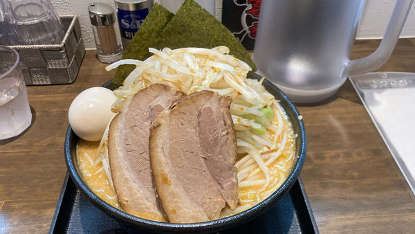 「味噌豚全増し　さぶトピ」@麺賊 喜三郎 塩田店の写真