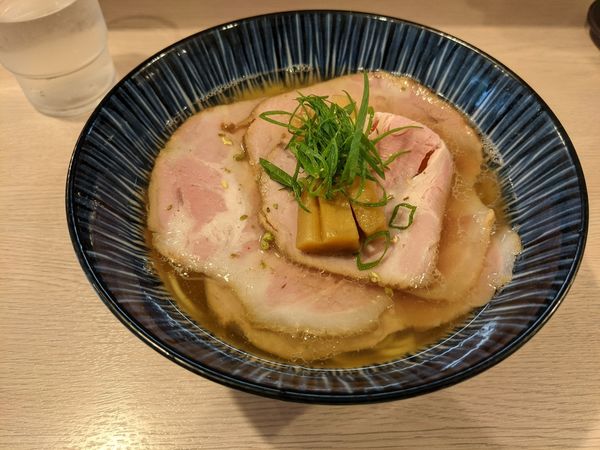 「塩ラーメン（チャーシュー）950円」@麺笑巧真の写真