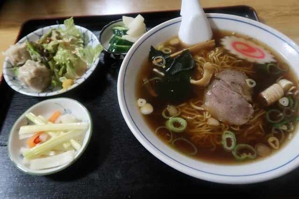 「ラーメン定食　850円」@らーめん亭 朝日山の写真