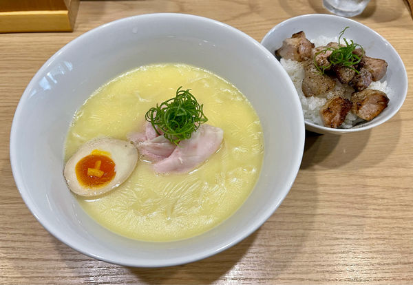 「鶏白湯麺＋日替わりお肉ごはん」@らーめんMAIKAGURAの写真